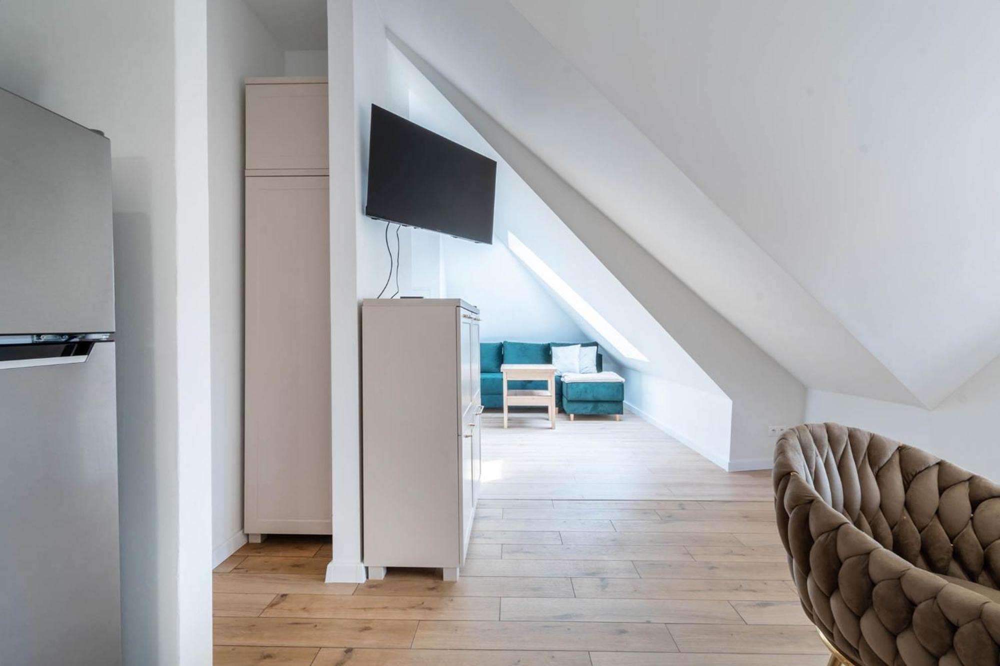 Azarentier4 * Poznan
